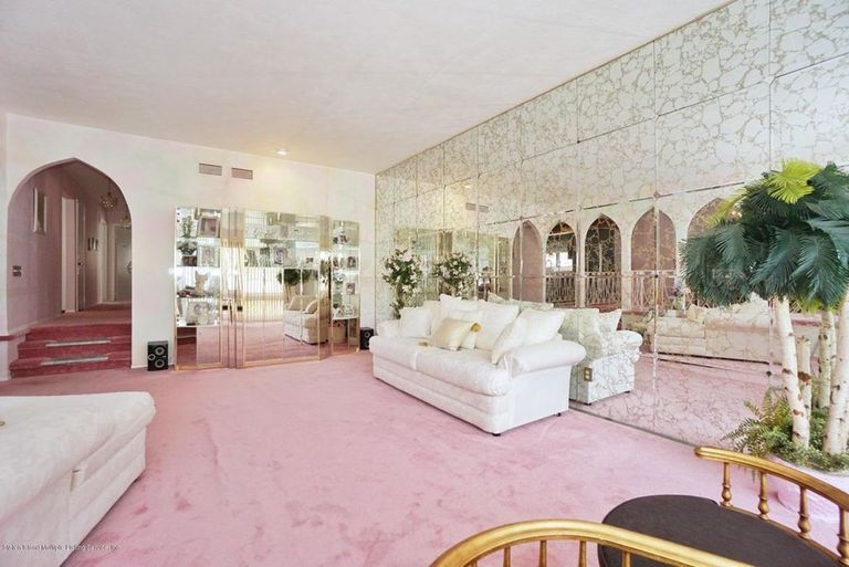 Rumah pink 1970