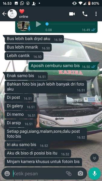 Cintanya cuma sama bus.