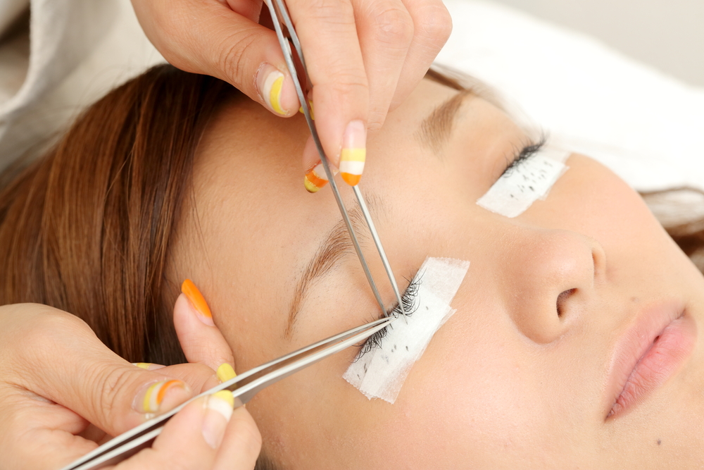 Memakai Eyelash Extension