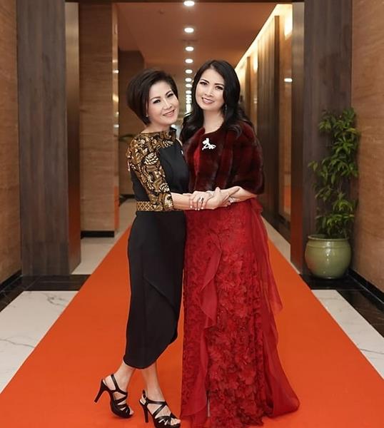 Bersahabat dengan istri Hari Tanoesoedibjo, Liliana Tanoesoedibjo.