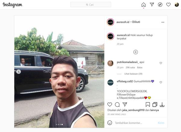 Foto viral pemuda bisa selfie sama Presiden Jokowi meski dari jauh.