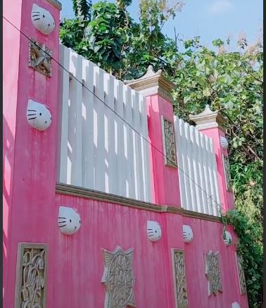 Istana Hello Kitty Mojokerto