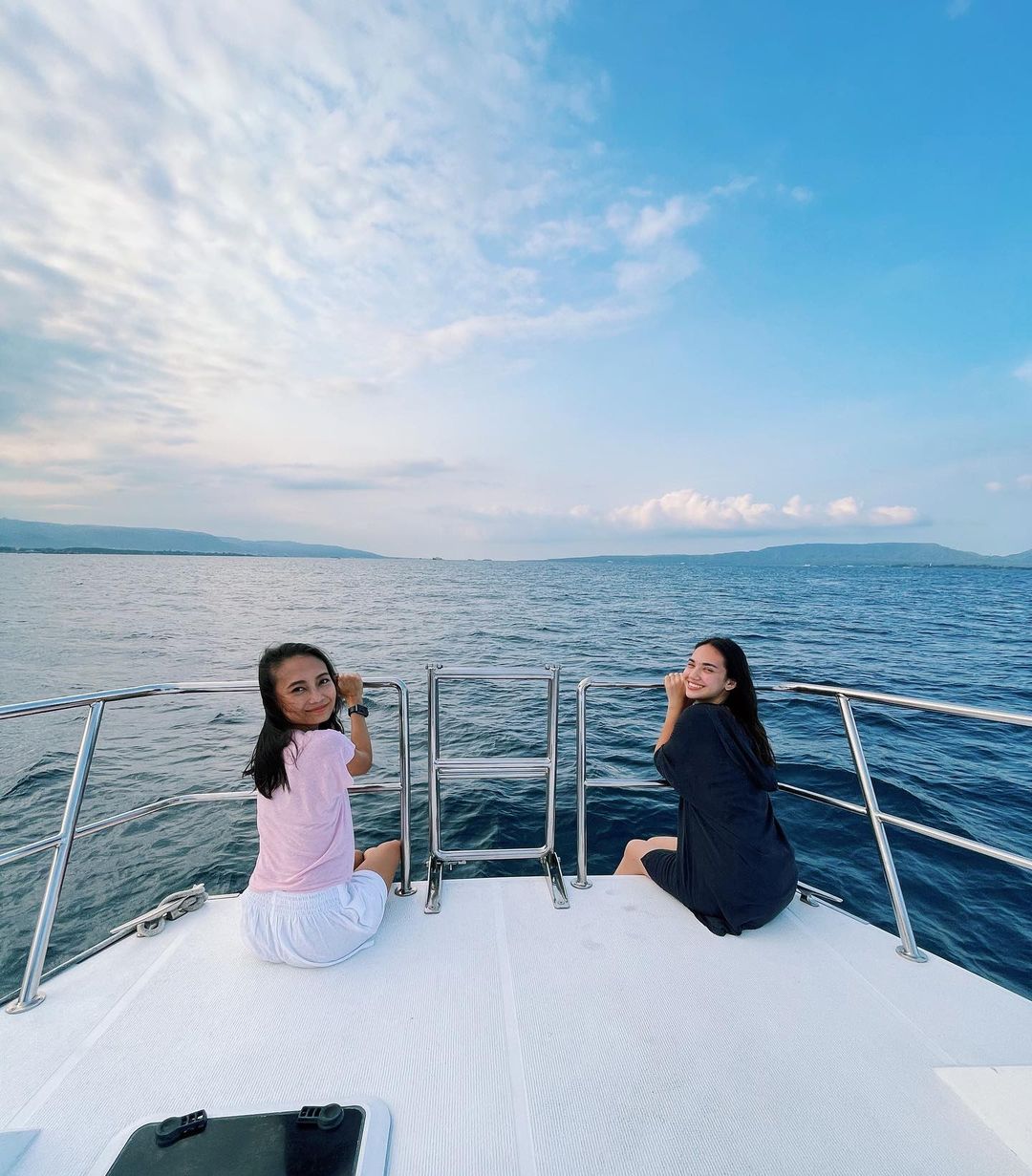 Foto Bareng di Kapal Pas Nyebrang ke Pulau Bali