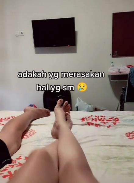 Dia balik bertanya apa ada yang merasakan hal yang sama.