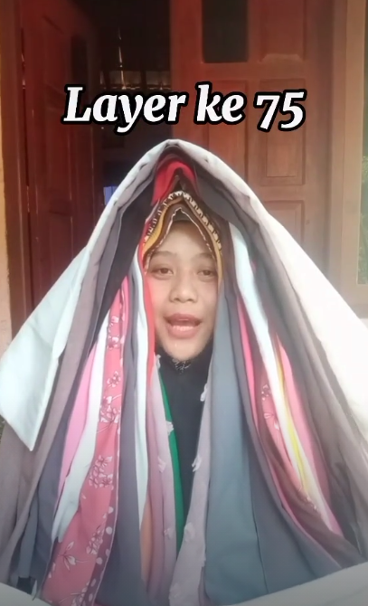 Kerudung 100 lapis