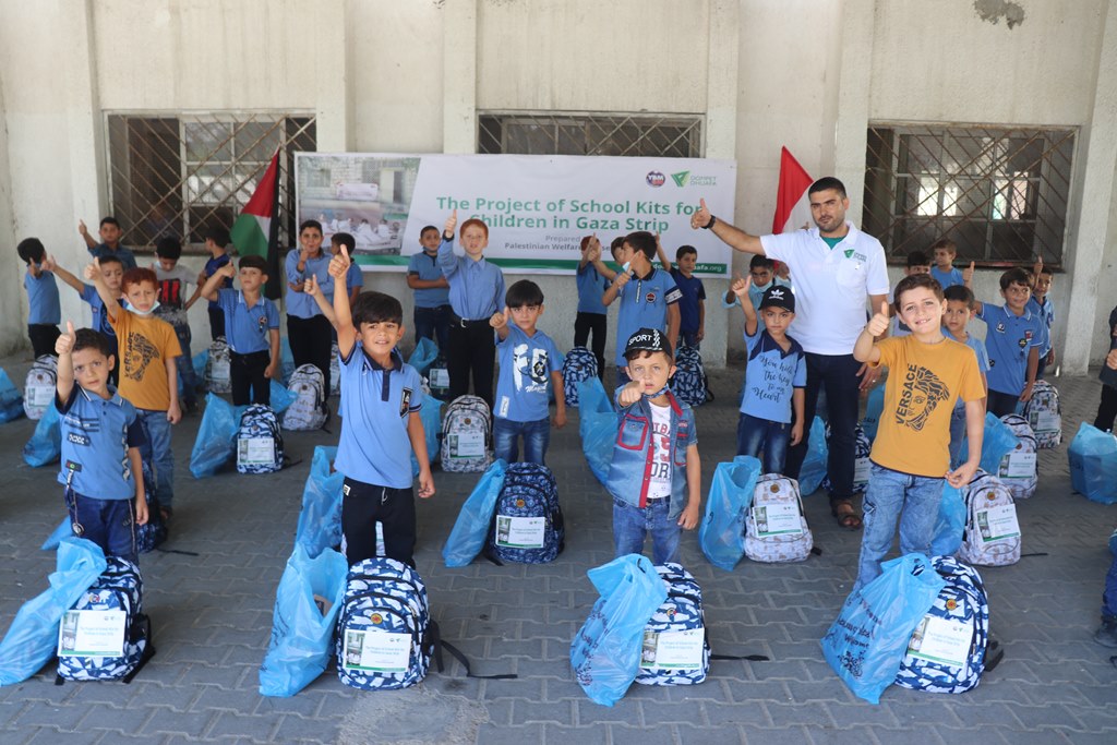 Dompet Dhuafa dan YBM BRI Bagikan Ratusan Paket School Kit Bagi Pelajar Di Gaza