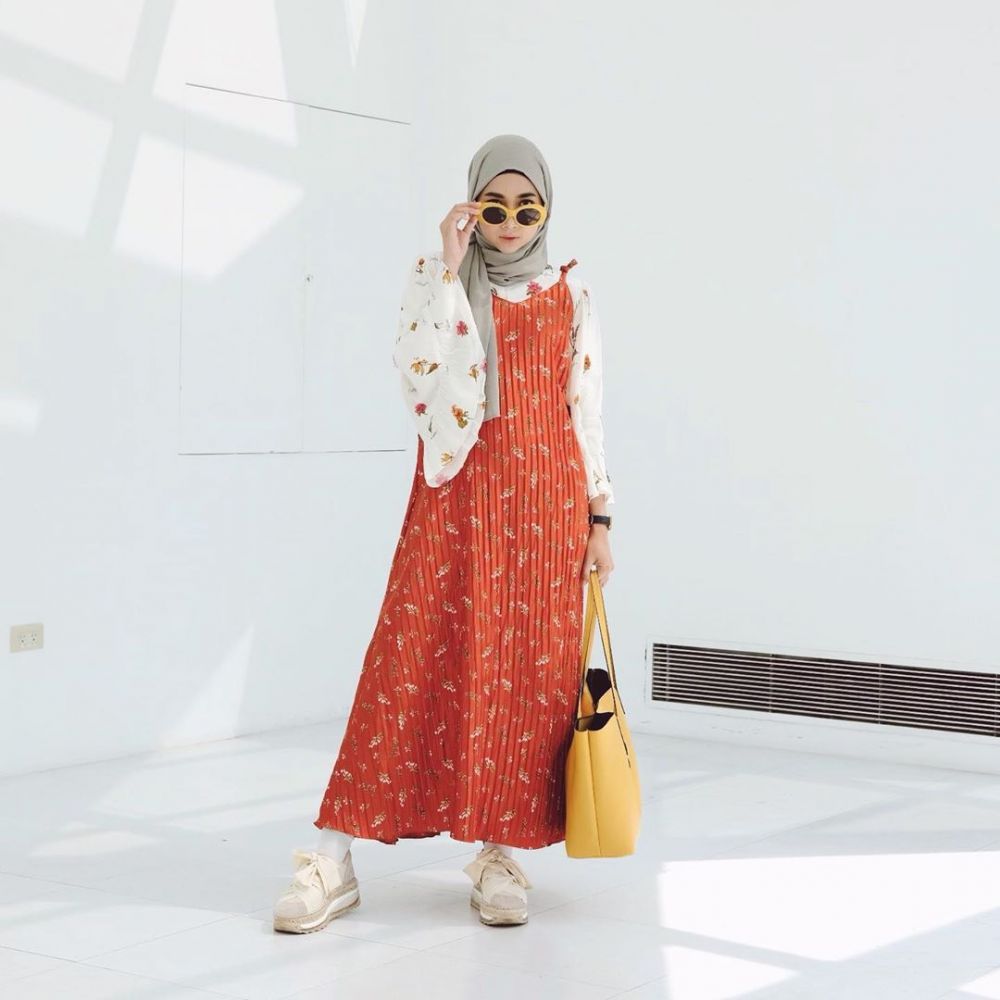 Fashion outfit overall hijab