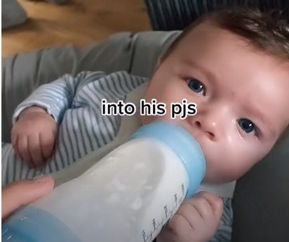 Bayi minum susu