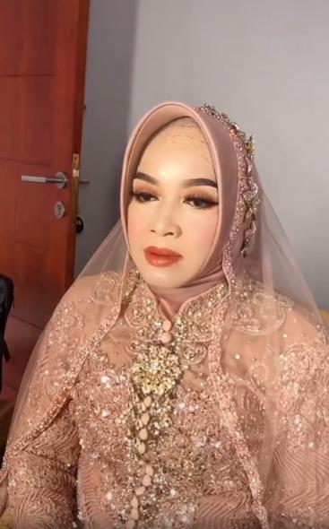 Transformasi makeup yang bikin netizen tercengang.