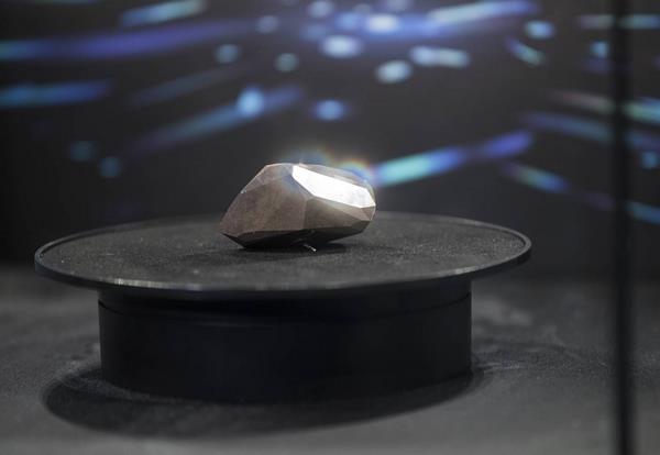Enigma, berlian hitam terbesar dan sangat langka di dunia.