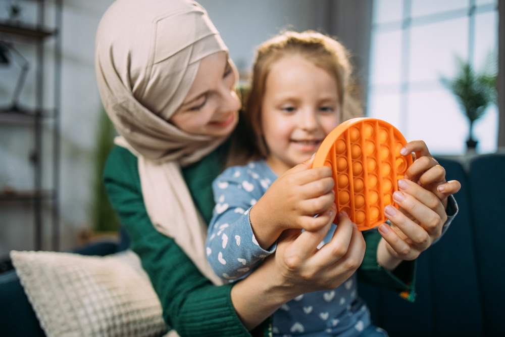 Batasi Screen Time, Begini Cara Mencegah Si Kecil dari Kecanduan Gadget