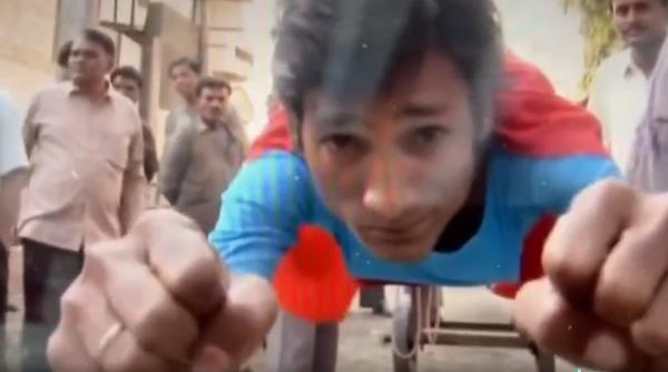 Viral video di balik layar Superman versi India.