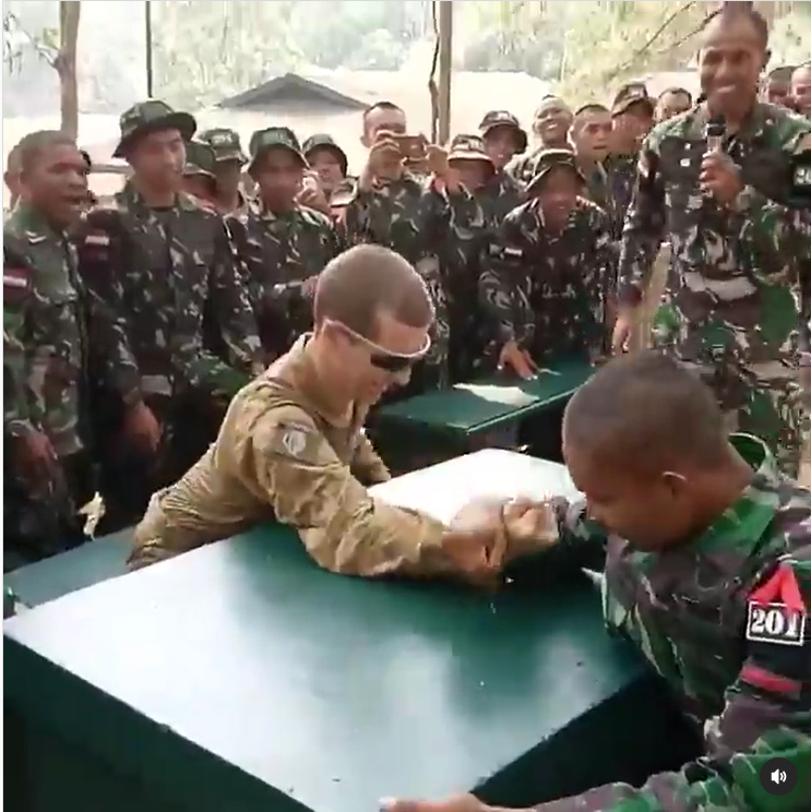 TNI adu panco dengan tentara asing