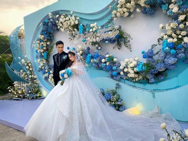 Heboh pengantin wanita maharnya perhiasan emas berderet.