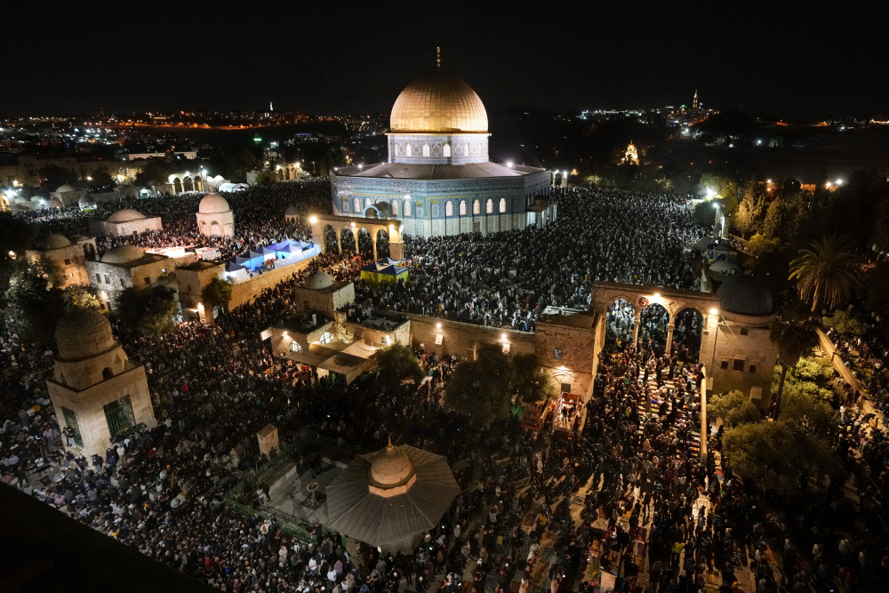 250.000 Warga Palestina Sholat Malam Lailatul Qadar di Masjid Al-Aqsa