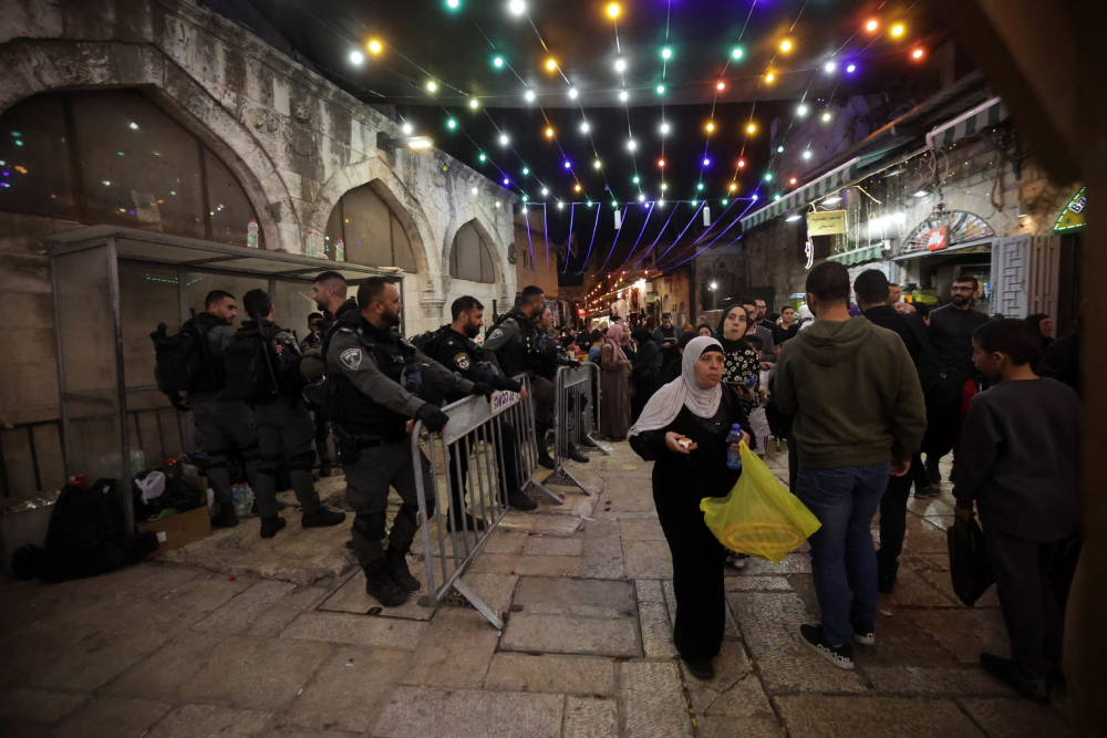 250.000 Warga Palestina Sholat Malam Lailatul Qadar di Masjid Al-Aqsa