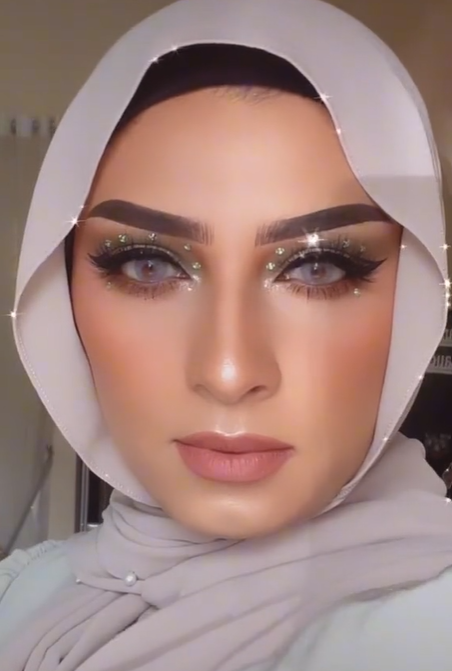 Transformasi Makeup Arabian Bold Look