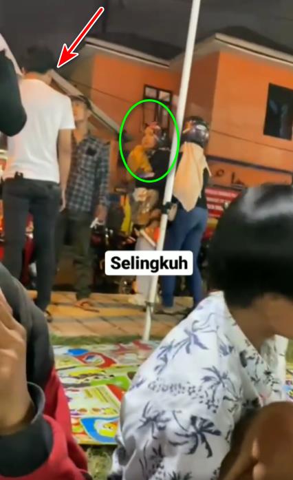 Istri sah hajar suami kepergok selingkuh di tempat umum