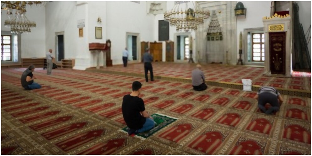 Pengertian dan Hukum Sholat Tahiyatul Masjid