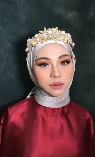 Adira Salahudi's Makeup Style