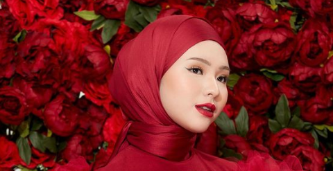 Adira Salahudi's Makeup Style