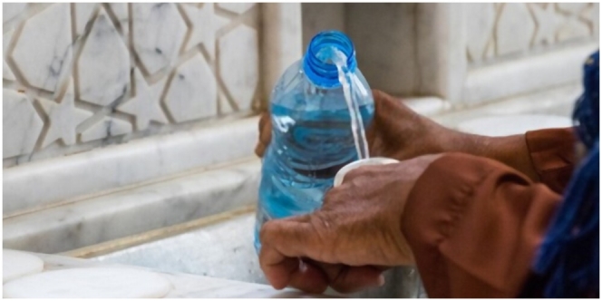 Doa Minum Air Zamzam Untuk Mendapatkan Momongan 