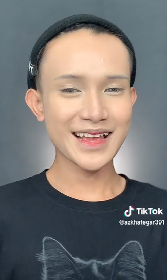 TikToker Does Makeup Like Shandy Purnamasari