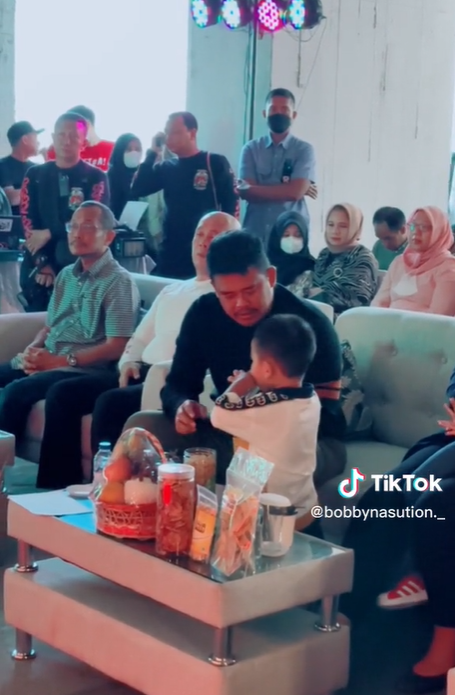 Cute Behavior of Nahyan Becomes Assistant to the Mayor of Medan