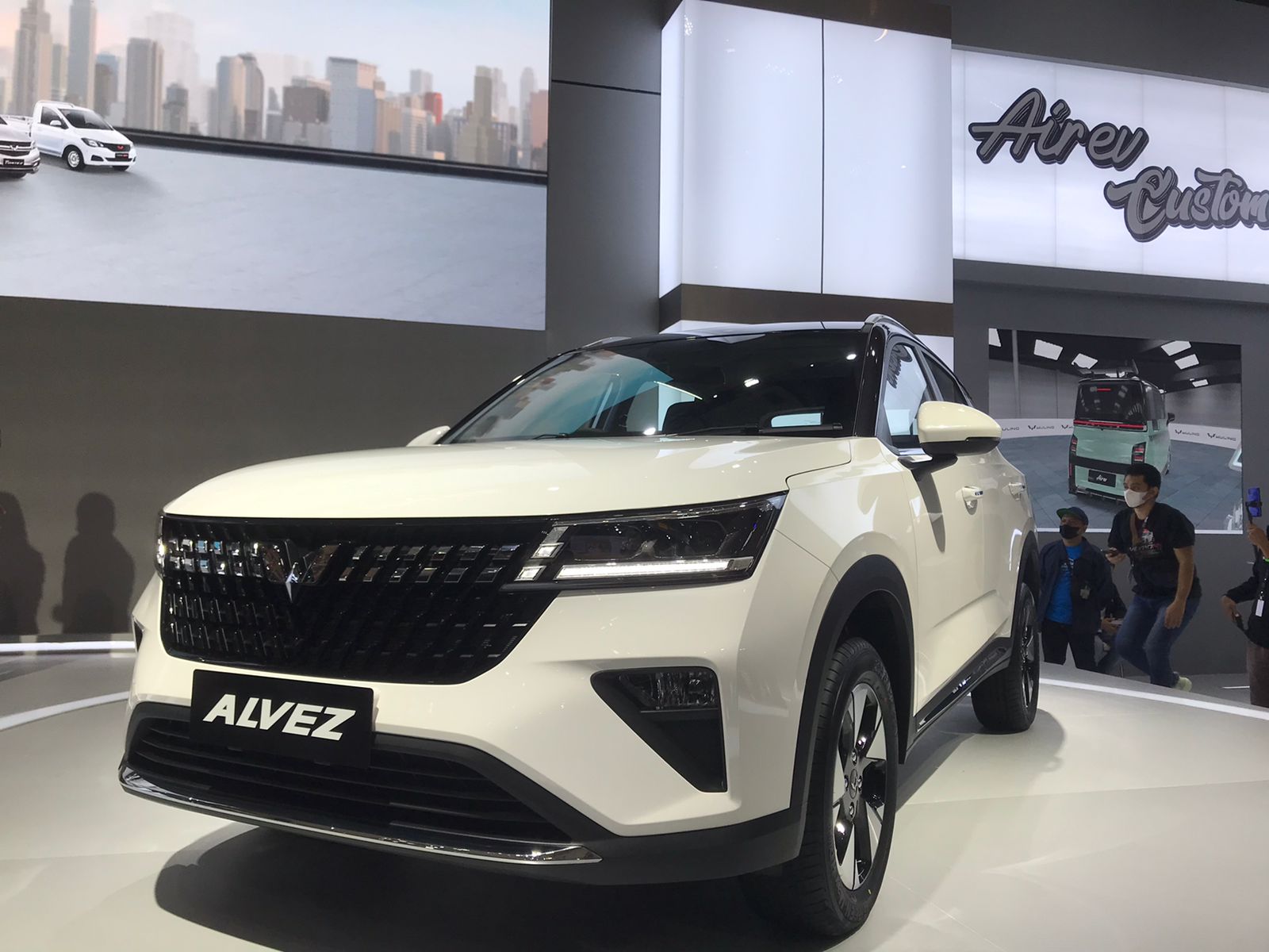 Expand Its Wings to a New Segment, Wuling Launches Alvez with First Advanced Voice Technology Using Indonesian Language