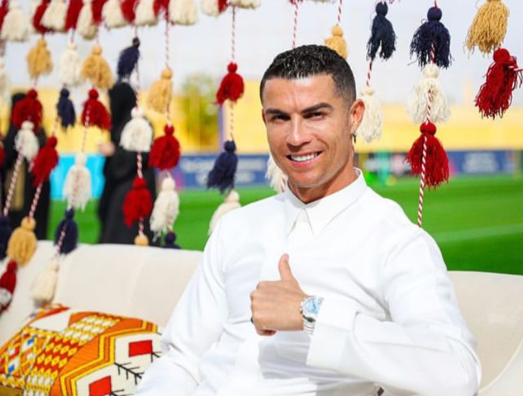 Portrait of Ronaldo Wearing White Gamis and Holding a Sword