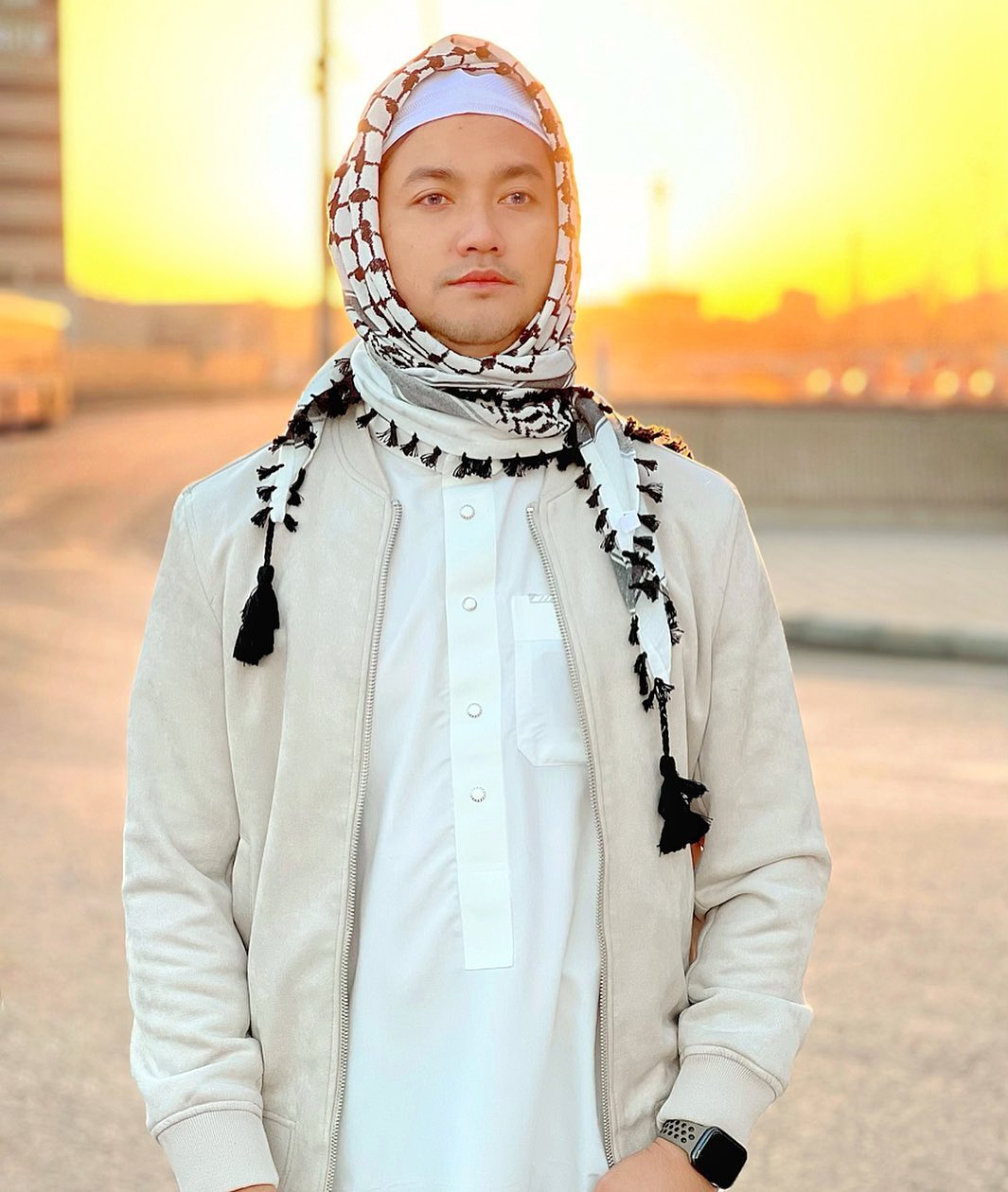 Portrait of Angga Wijaya during Umrah