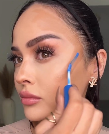 Using Blue Makeup