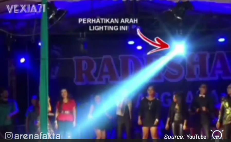 Momen ngakak penonton malah tidur pulas di acara dangdutan.