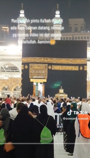 Masha Allah! Indonesian Umrah Pilgrims Witness the Opening of the Ka'bah Door during King Salman's Visit to Masjid al-Haram