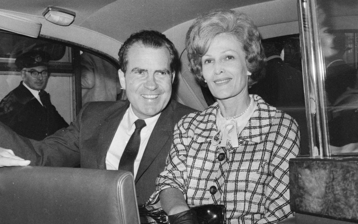 US President Richard Nixon and his wife Pat Nixon