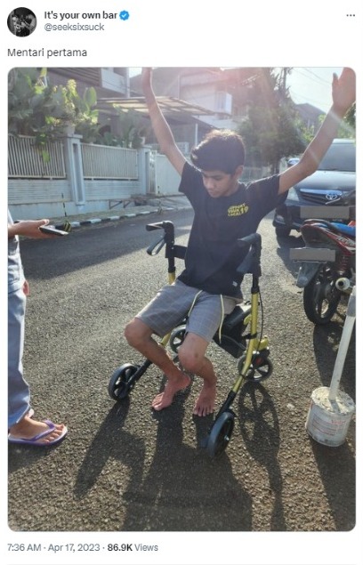 Condition of David Ozora on the First Day Out of the Hospital, Doing This in Front of the House