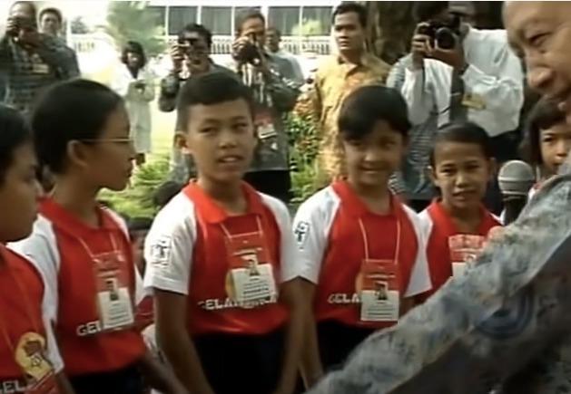Bocah SD yang melontarkan pertanyaan berani ke Presiden Soeharto.