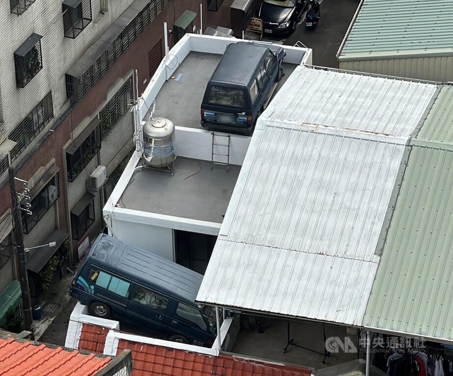 Parking cars on the roof.