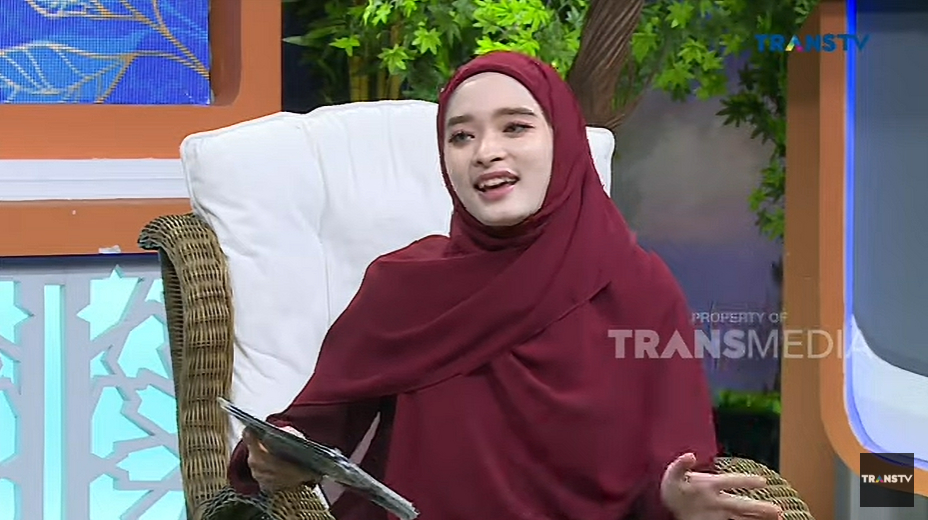 Inara Rusli's debut as a host