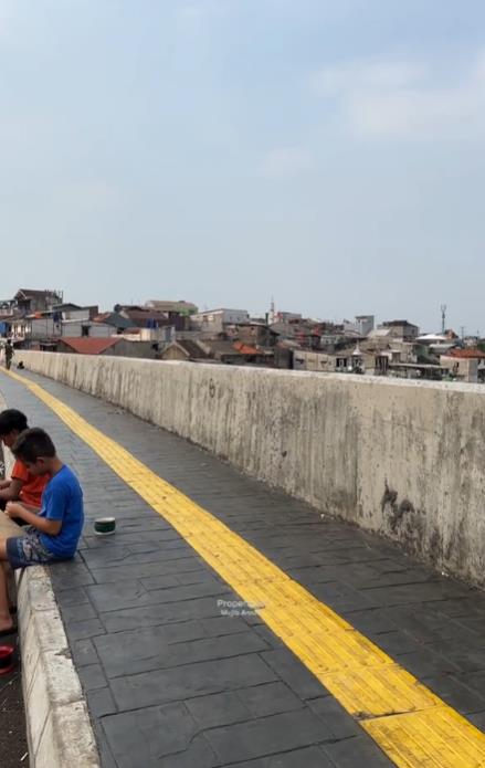 Jakarta village that resembles favela in Rio de Janeiro.