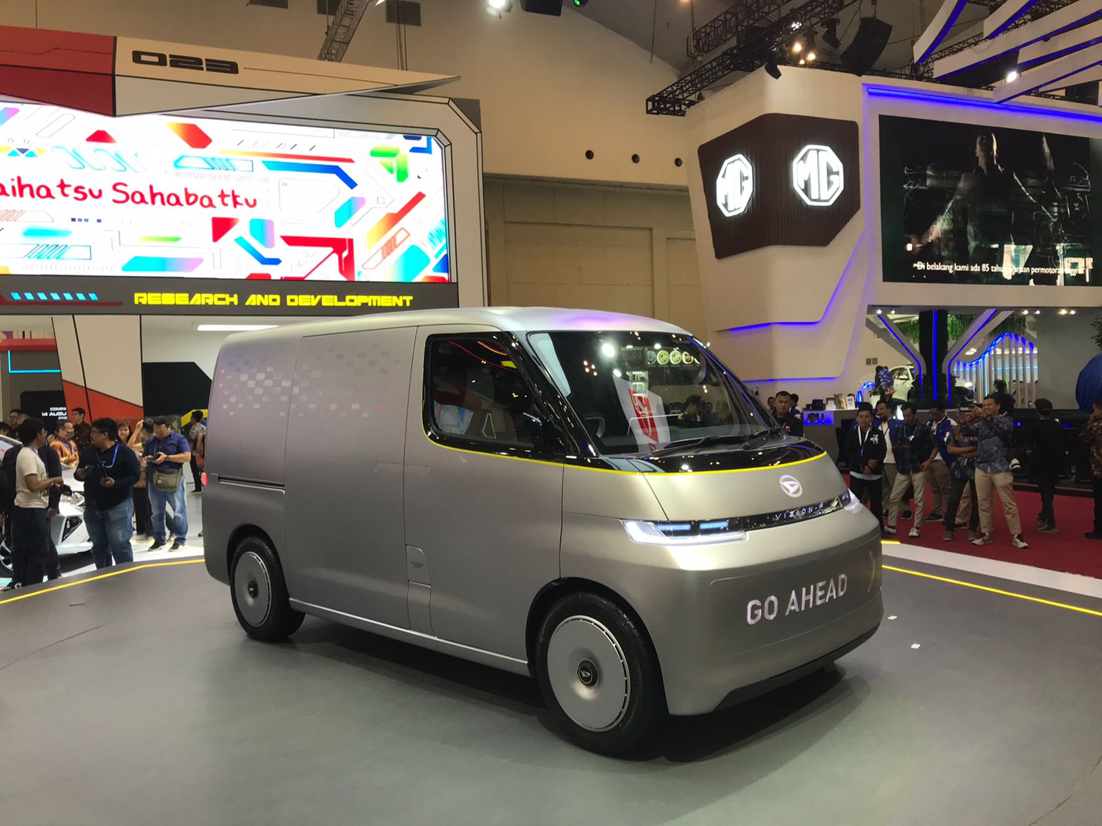 Daihatsu Presents Electric Version of Gran Max at GIIAS 2023