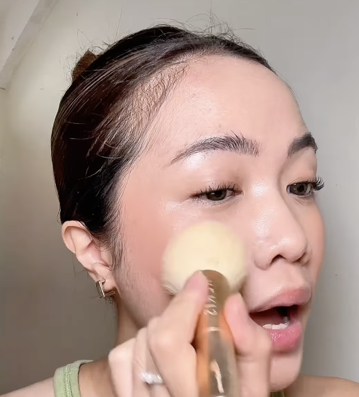 Applying Loose Powder