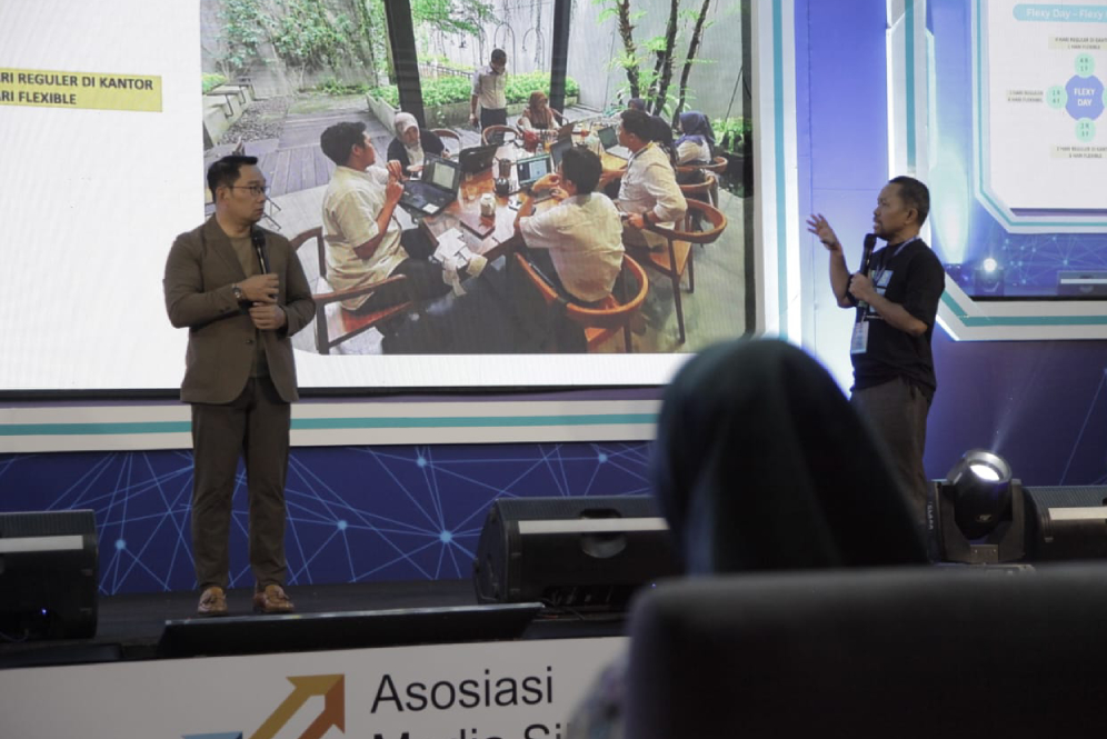 Governor of West Java Ridwan Kamil at Indonesia Digital Conference (IDC) 2023