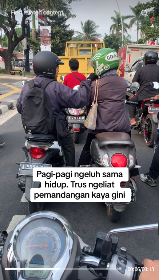 The Moment of Husband and Wife Bidding Farewell at the Red Light