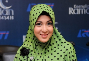 Bisnis Aksesori Hijab ala Devi Permatasari