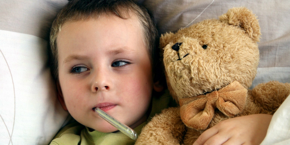 5 Trik Lindungi Anak dari Serangan Flu