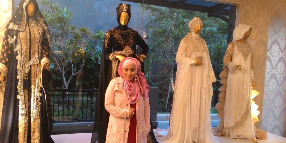 Ciri Mewah dan Megah Desainer Muslim Anniesa Hasibuan