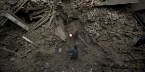 Miris, Donator Sumbang Barang Bekas untuk Nepal