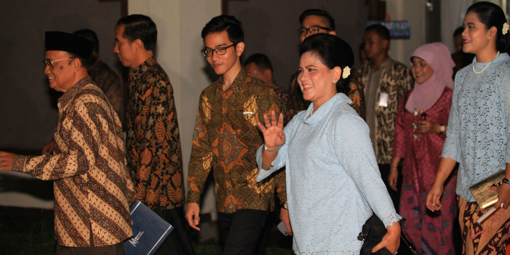 Doa Pembuatan Baju Pengantin Putra Jokowi