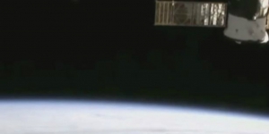 Video NASA Perlihatkan 3 Pesawat Alien Tinggalkan Bumi?